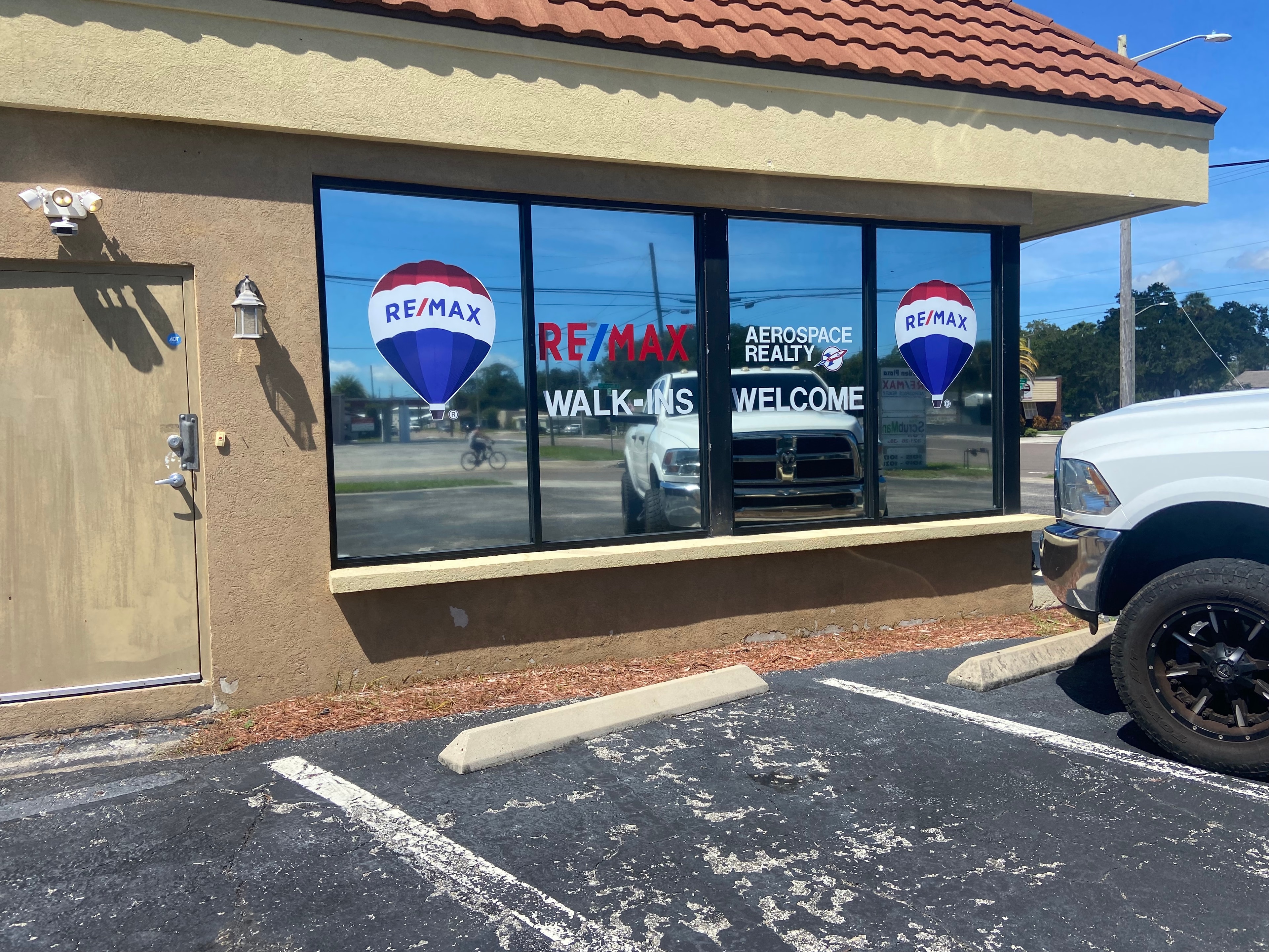 RE/MAX Aerospace Realty — Window Graphics